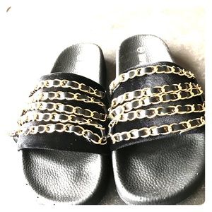 Hot kiss flip flops brand new size 6